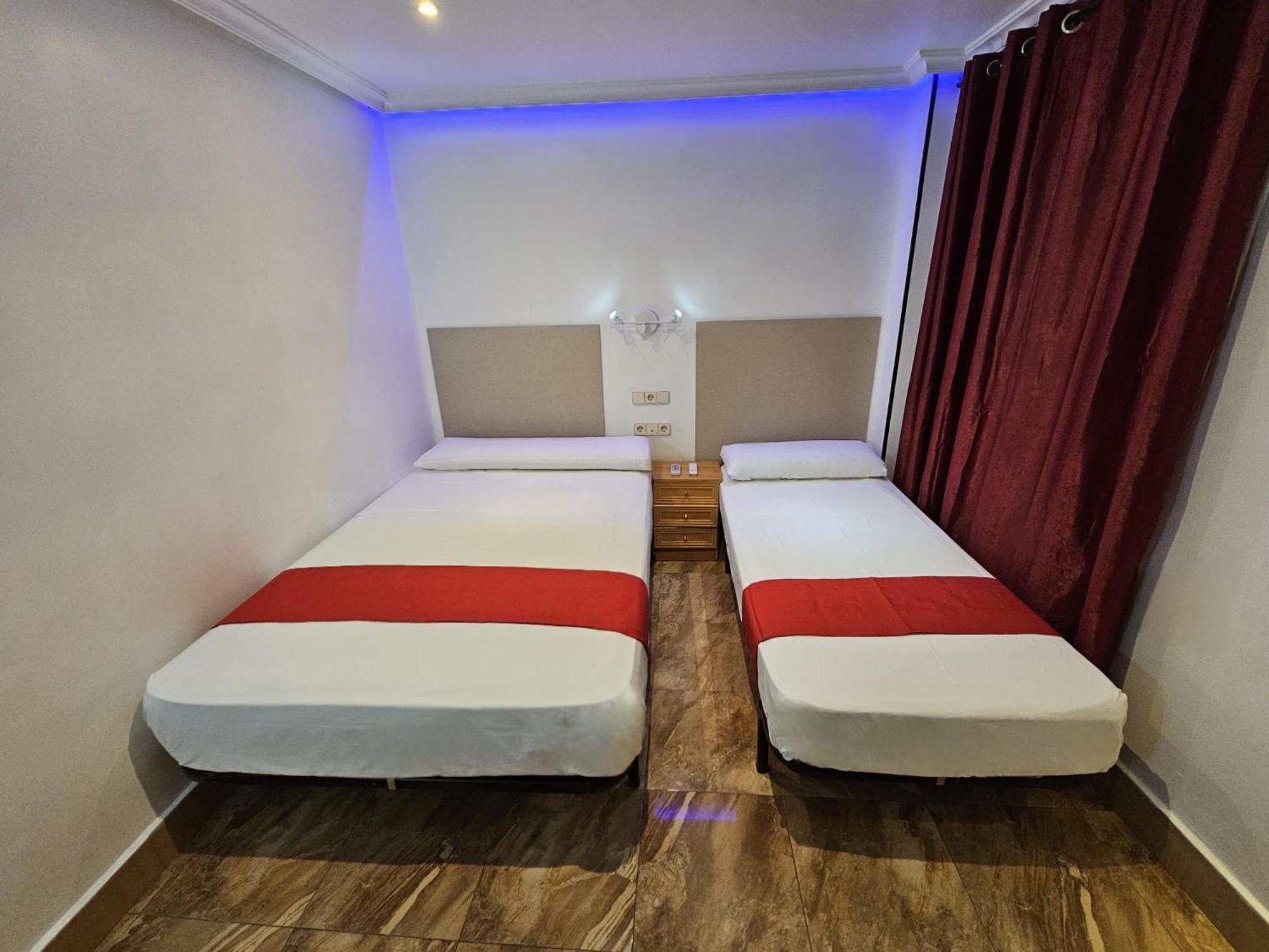 Hostal Las Vegas マドリード エクステリア 写真