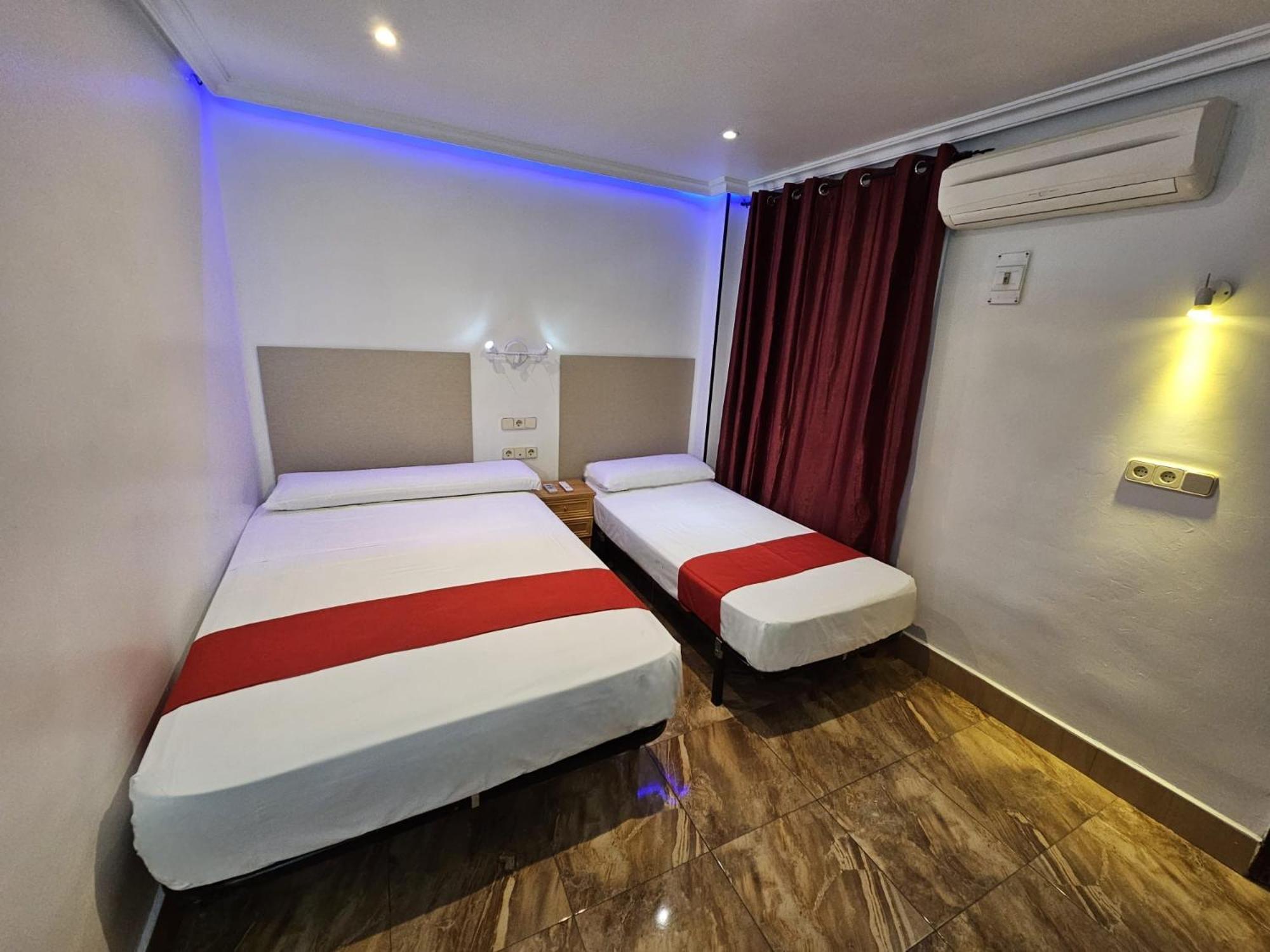 Hostal Las Vegas マドリード エクステリア 写真