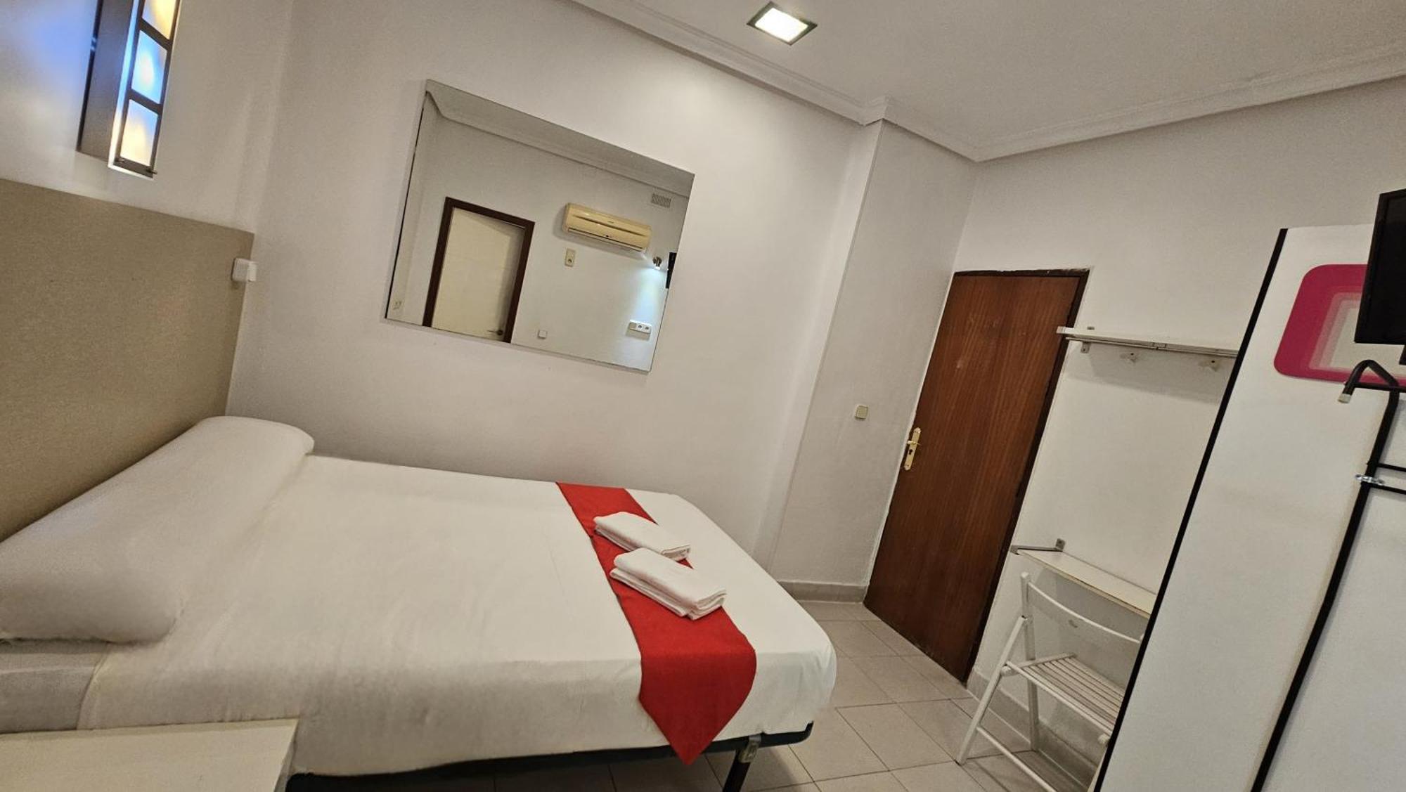Hostal Las Vegas マドリード エクステリア 写真